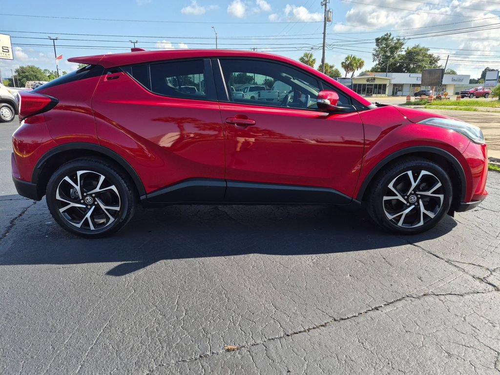 Used 2022 Toyota C-HR XLE FWD image 4