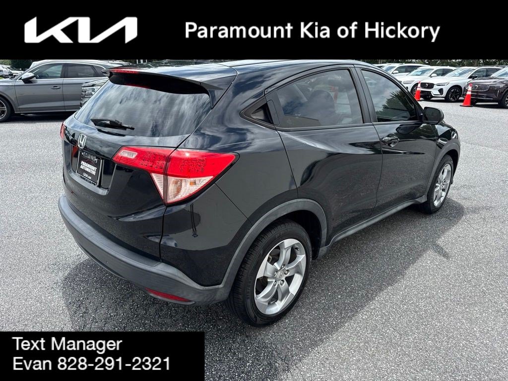 Used 2017 Honda HR-V LX image 7