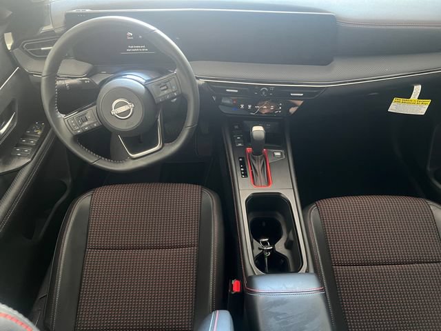 Used 2025 Nissan Kicks SR AWD/4WD image 12