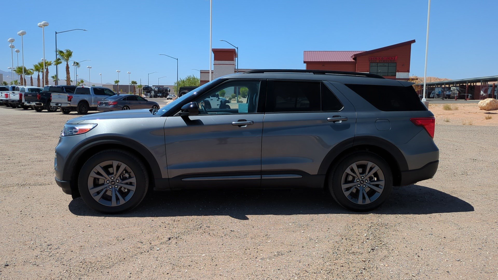 Used 2023 Ford Explorer XLT w/ Equipment Group 202A RWD image 6