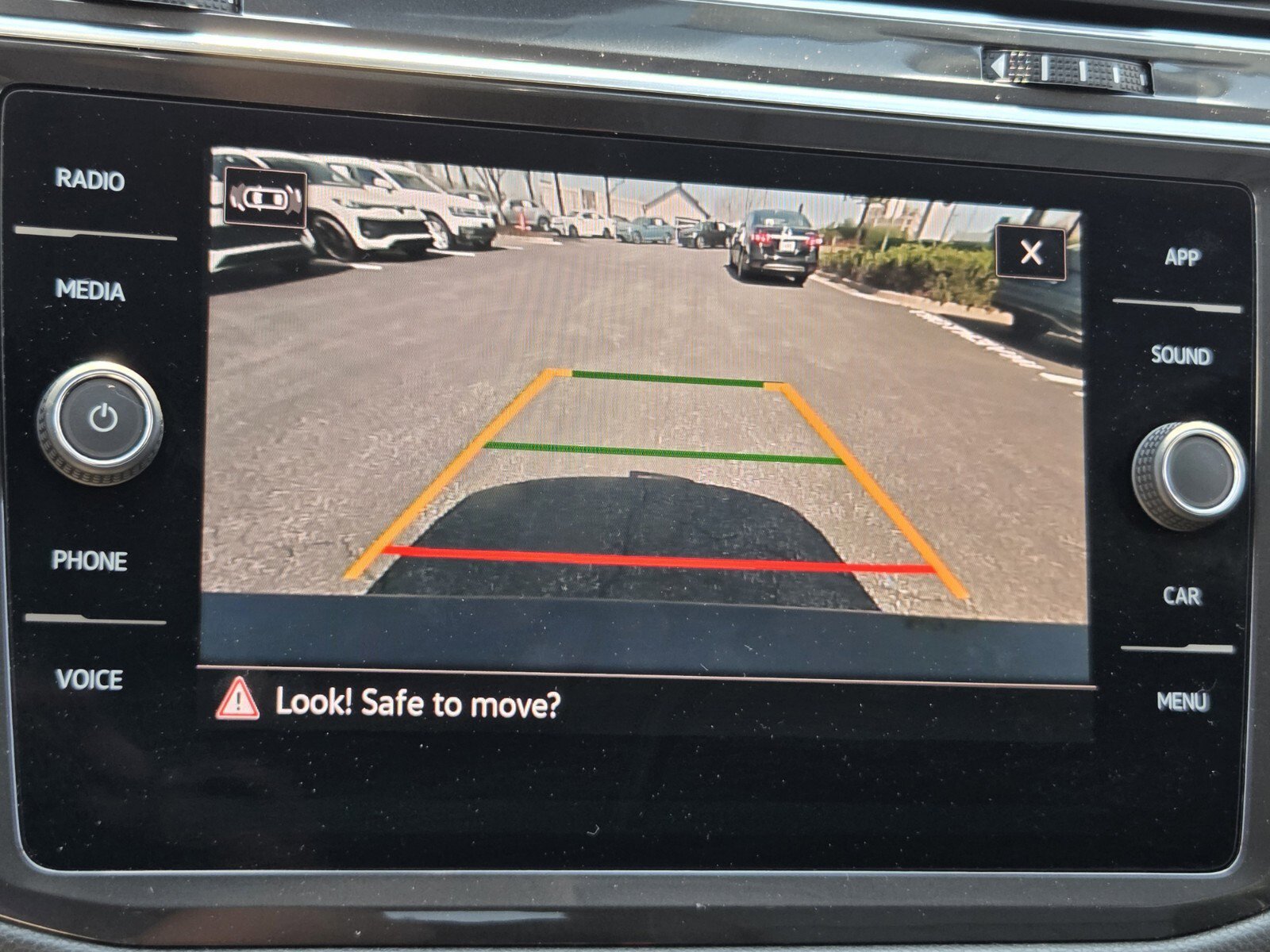 Used 2023 Volkswagen Tiguan SE image 39