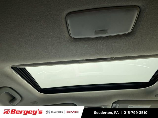 Used 2023 Toyota Corolla Cross XLE w/ Convenience Package image 21