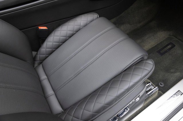 Used 2017 Bentley Bentayga image 34