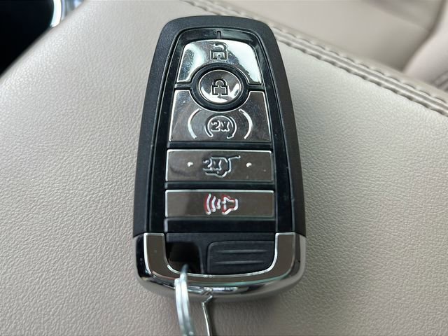 Used 2022 Lincoln Nautilus FWD w/ Premium Package image 28