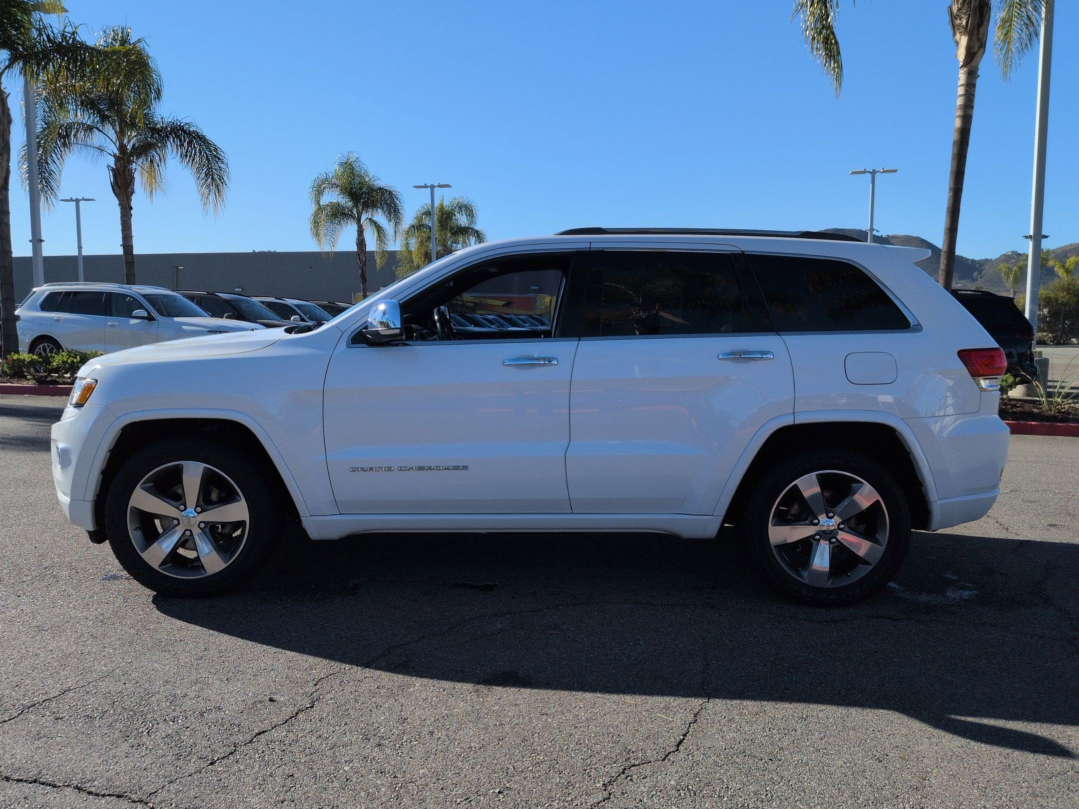 Used 2015 Jeep Grand Cherokee Overland image 7