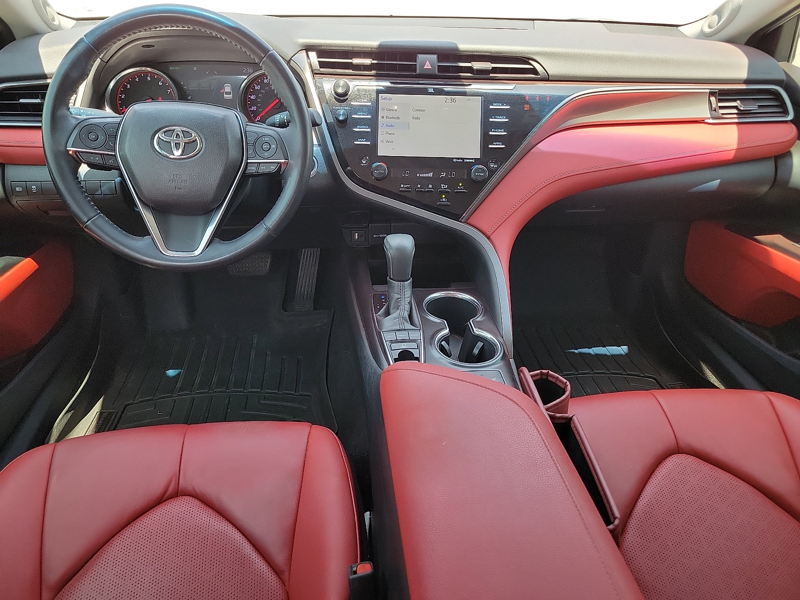 Used 2019 Toyota Camry XSE FWD image 9