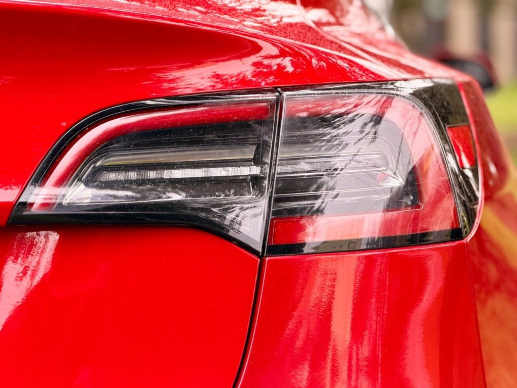 Used 2018 Tesla Model 3 Long Range image 19