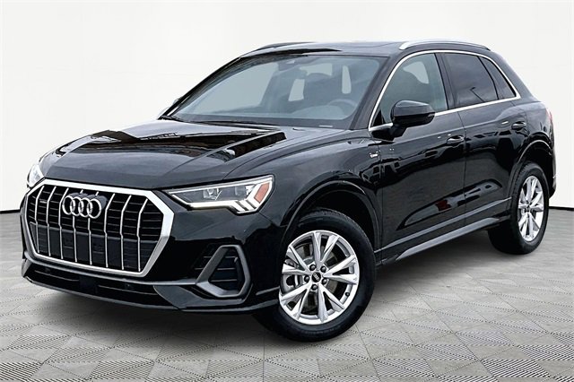 Used 2025 Audi Q3 2.0T Premium w/ Convenience Package image 1