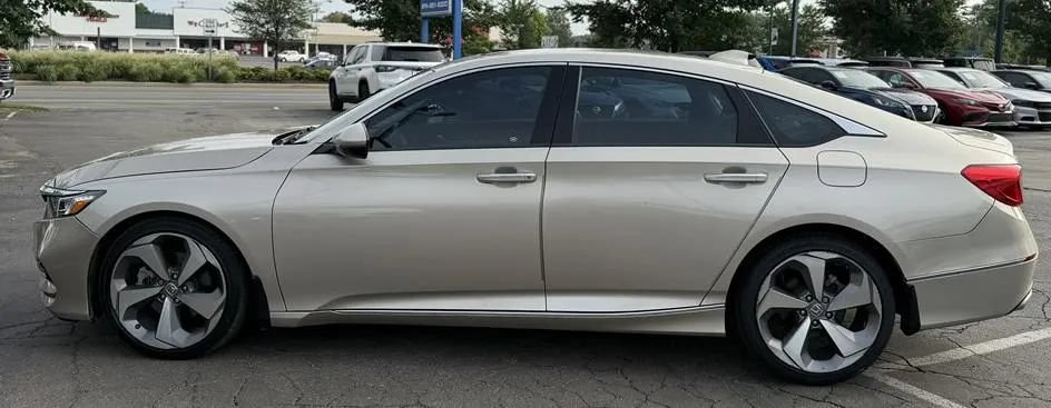 Used 2020 Honda Accord Touring image 7