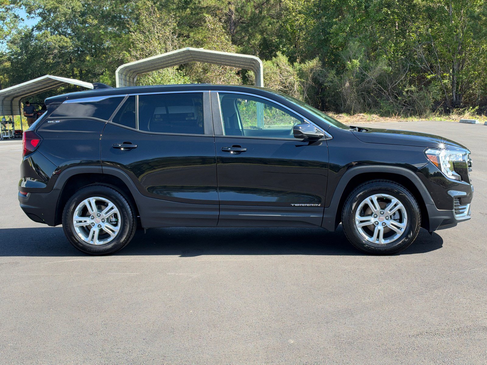 Used 2024 GMC Terrain SLE AWD/4WD image 4