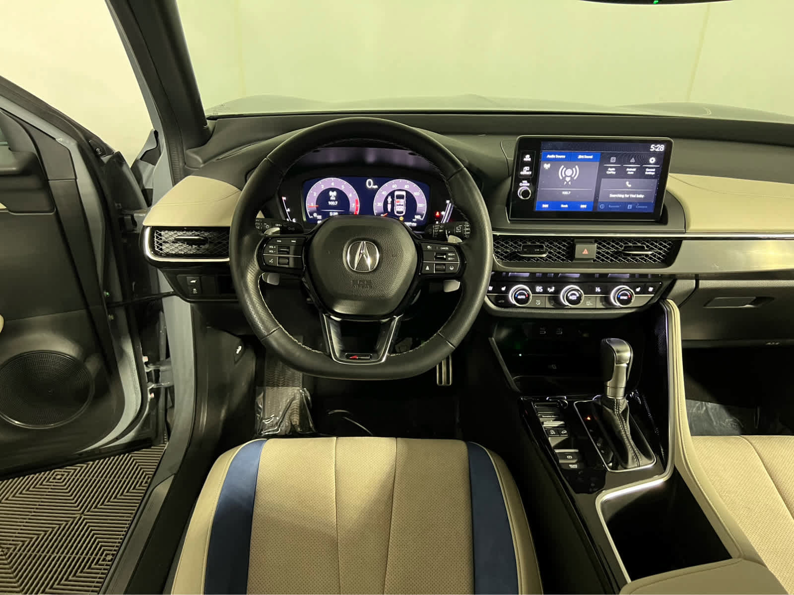 Used 2025 Acura ADX A-Spec image 13