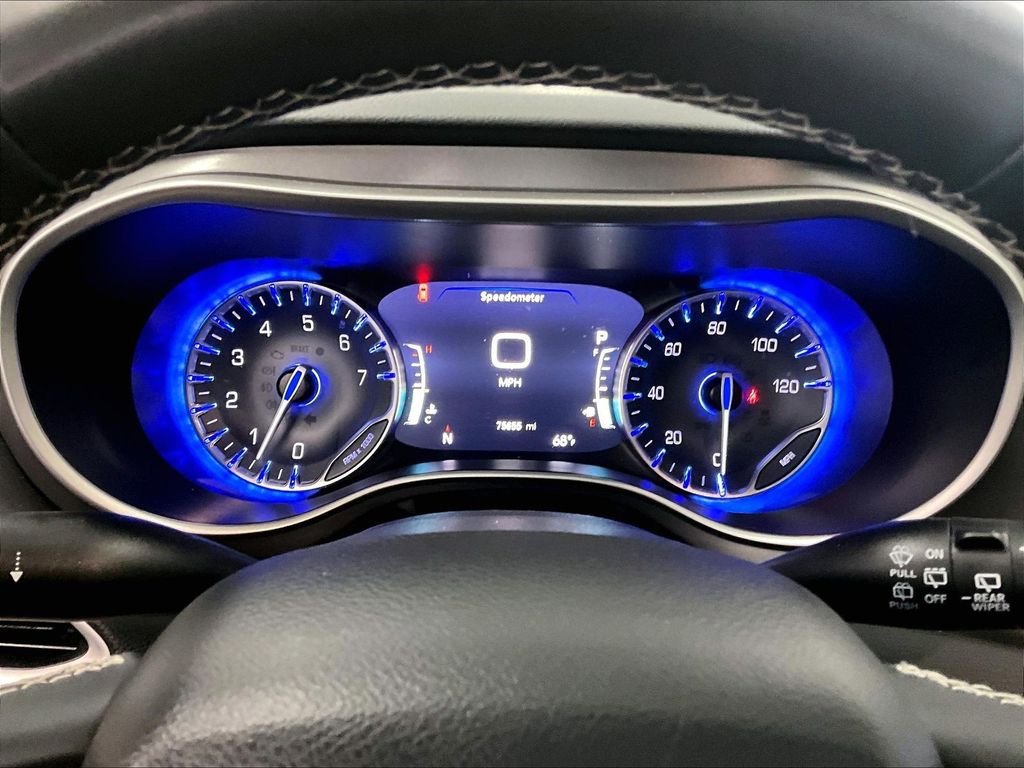 Used 2023 Chrysler Pacifica Touring-L FWD image 26