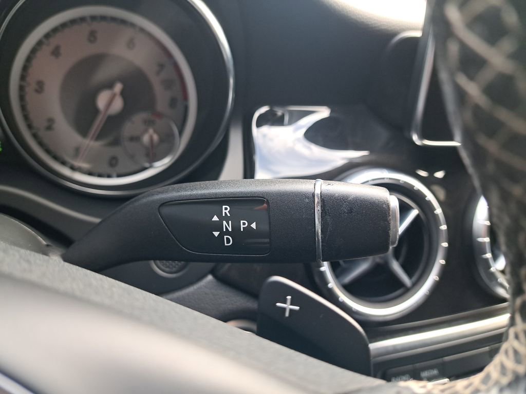 Used 2015 Mercedes-Benz CLA 250 image 21