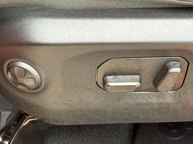 Used 2025 Jeep Gladiator Mojave AWD/4WD image 23