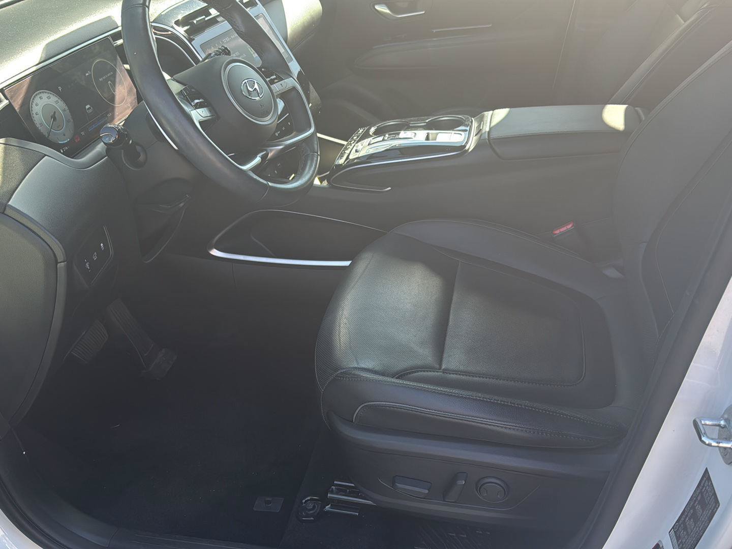 Certified 2024 Hyundai Tucson Limited AWD/4WD image 12
