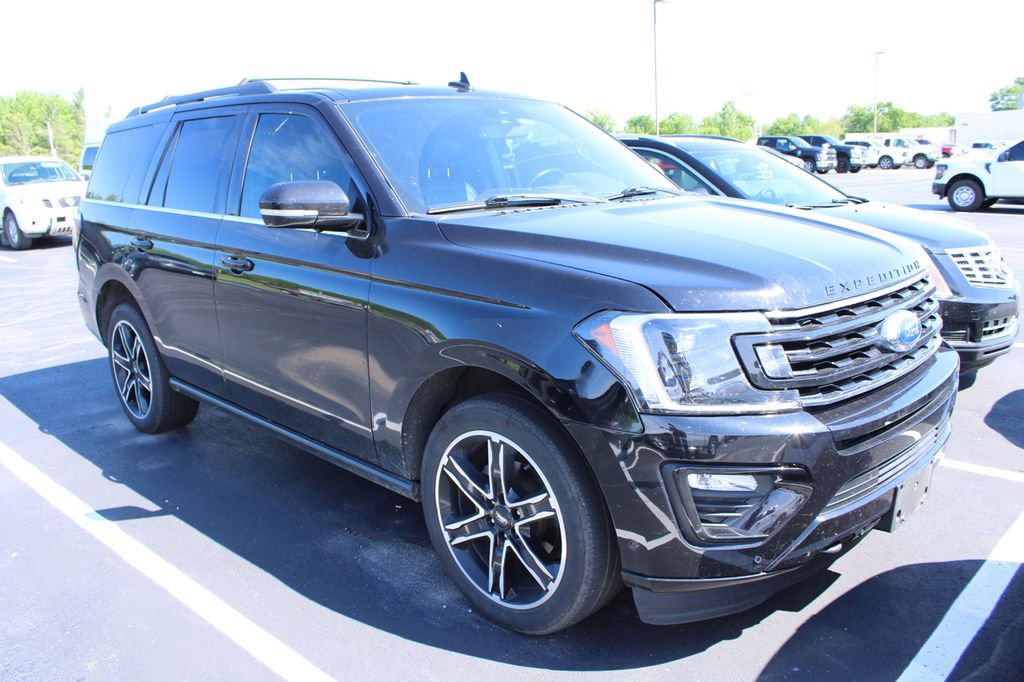 Used 2019 Ford Expedition Limited w/ Equipment Group 303A AWD/4WD image 2