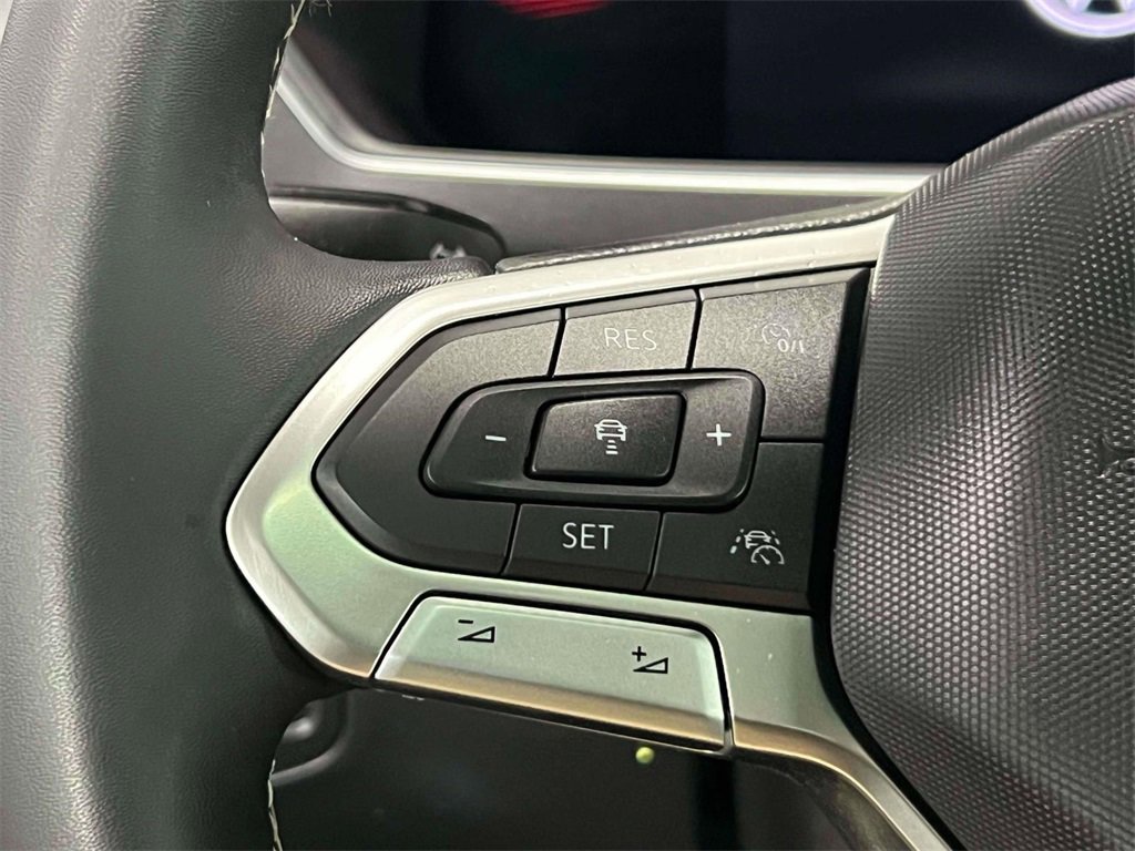 Used 2023 Volkswagen Tiguan SE R-Line image 24