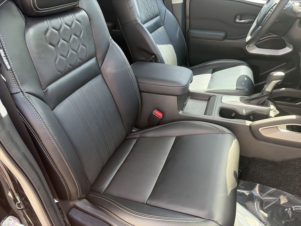 Used 2024 Nissan Frontier SL w/ Technology Package RWD image 33