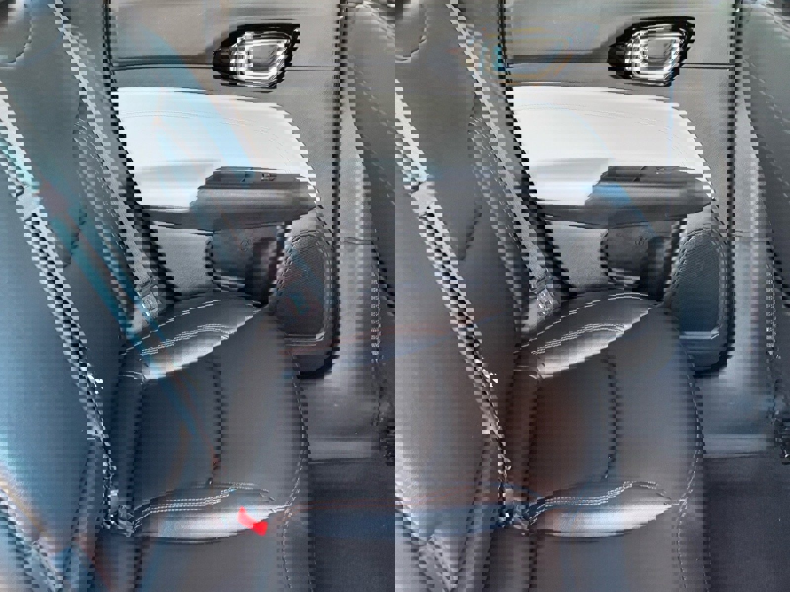 Used 2024 Jeep Compass Limited image 13