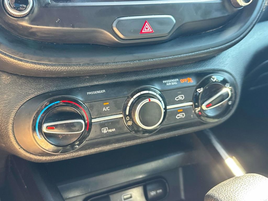 Used 2023 Kia Soul LX w/ LX Technology Package image 31