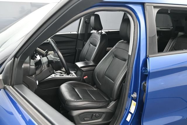 Used 2021 Ford Explorer Limited w/ Equipment Group 301A AWD/4WD image 11