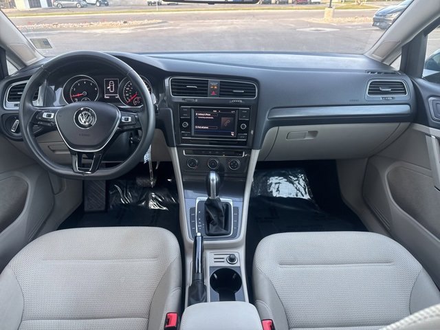 Used 2018 Volkswagen Golf S image 16