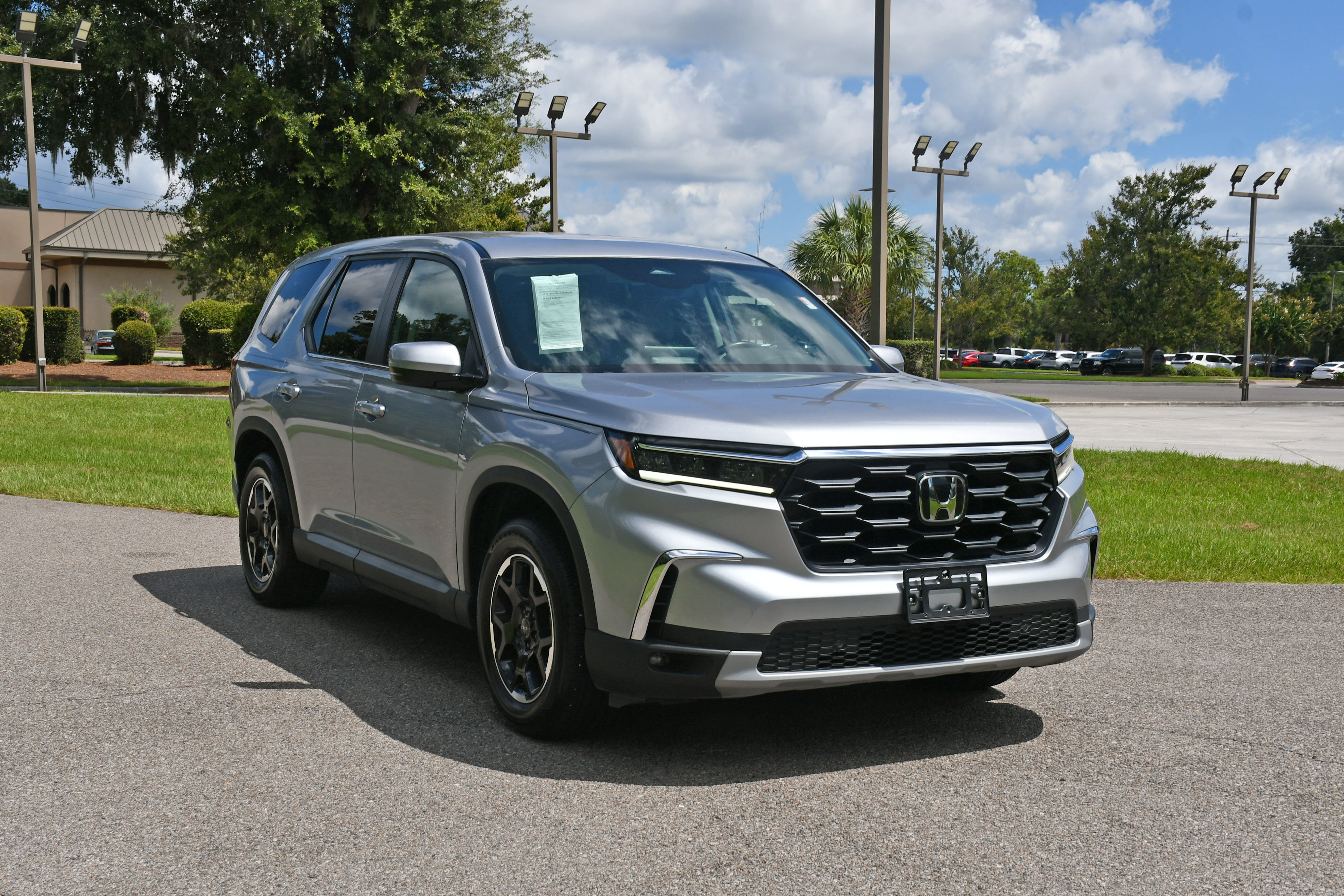 Used 2025 Honda Pilot EX-L image 6