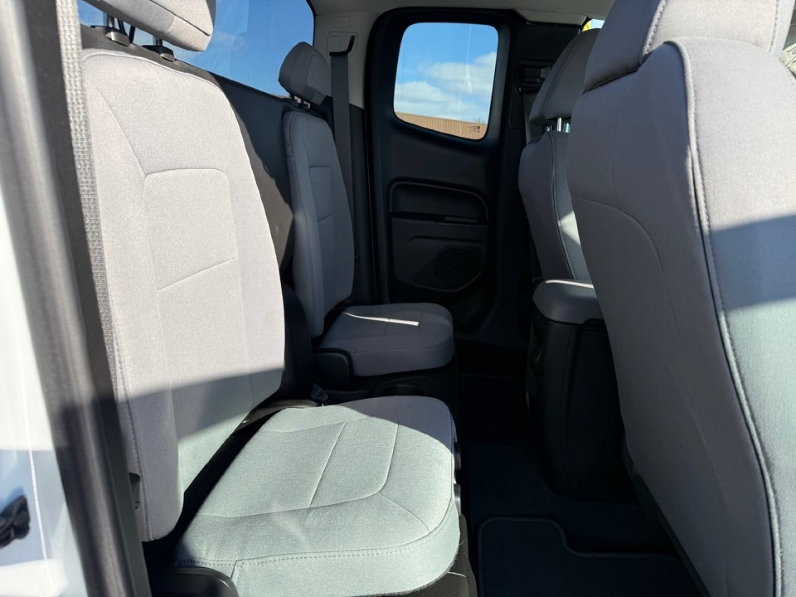 Used 2022 Chevrolet Colorado W/T image 15