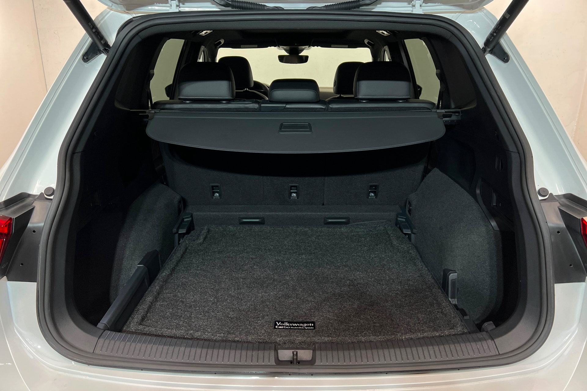 Used 2022 Volkswagen Tiguan SEL R-Line AWD/4WD image 22