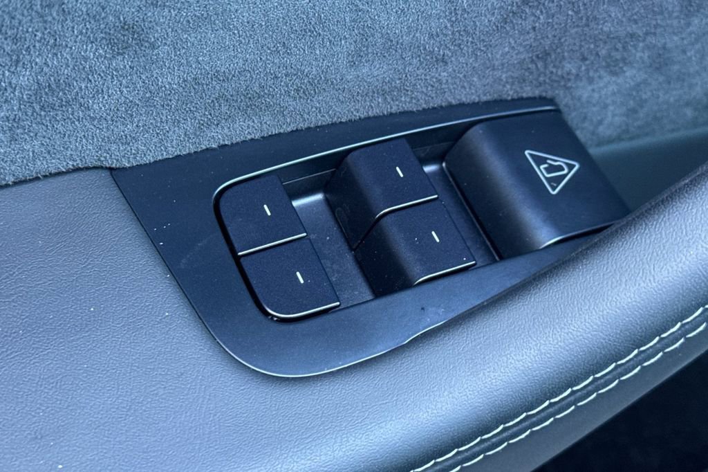 Used 2026 Tesla Model Y Long Range AWD/4WD image 15