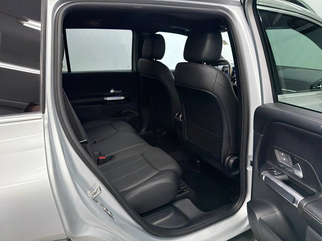 Used 2022 Mercedes-Benz GLB 250 w/ Premium Package Lite image 15