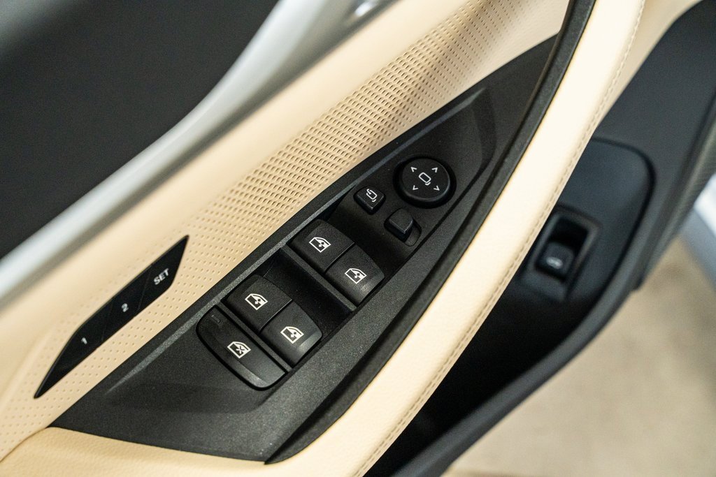 Used 2022 BMW i4 eDrive40 image 32