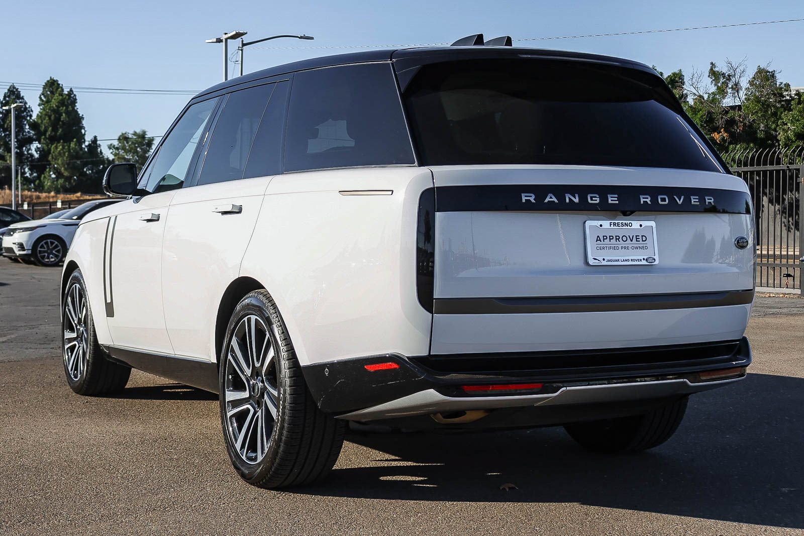 Certified 2023 Land Rover Range Rover SE AWD/4WD image 7