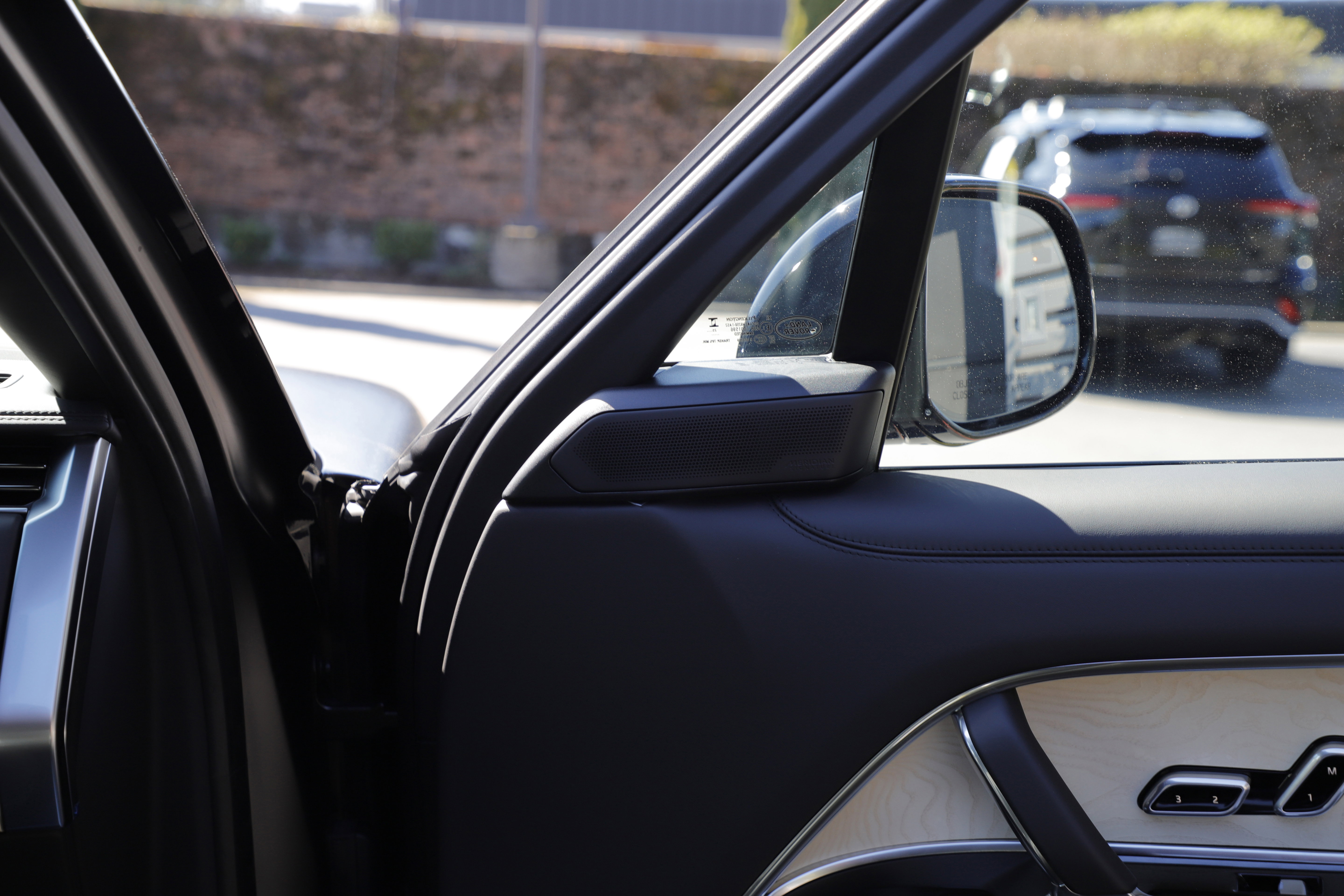 New 2026 Land Rover Range Rover SV AWD/4WD image 8