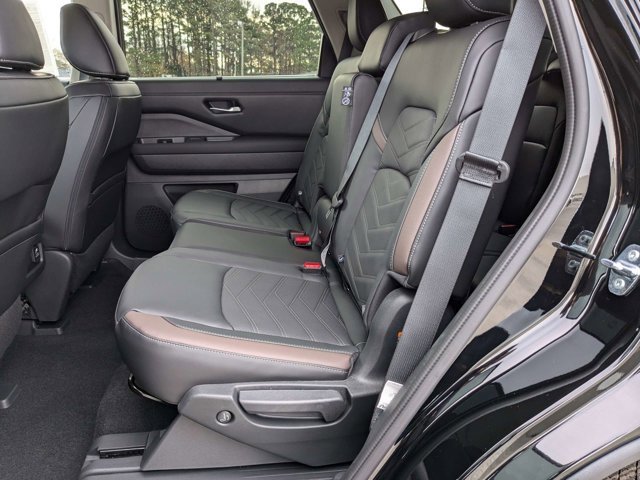 New 2025 Nissan Pathfinder Platinum w/ Cargo Package image 15