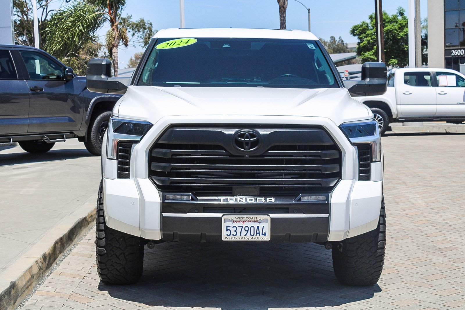 Used 2024 Toyota Tundra Limited AWD/4WD image 2