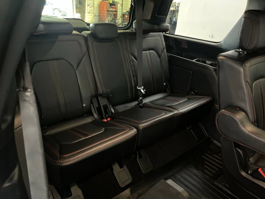Used 2021 Ford Expedition Limited AWD/4WD image 21