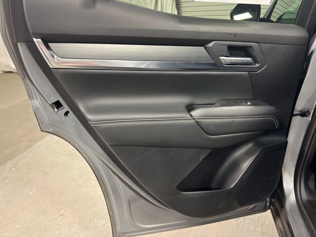 Used 2025 GMC Terrain Elevation image 20