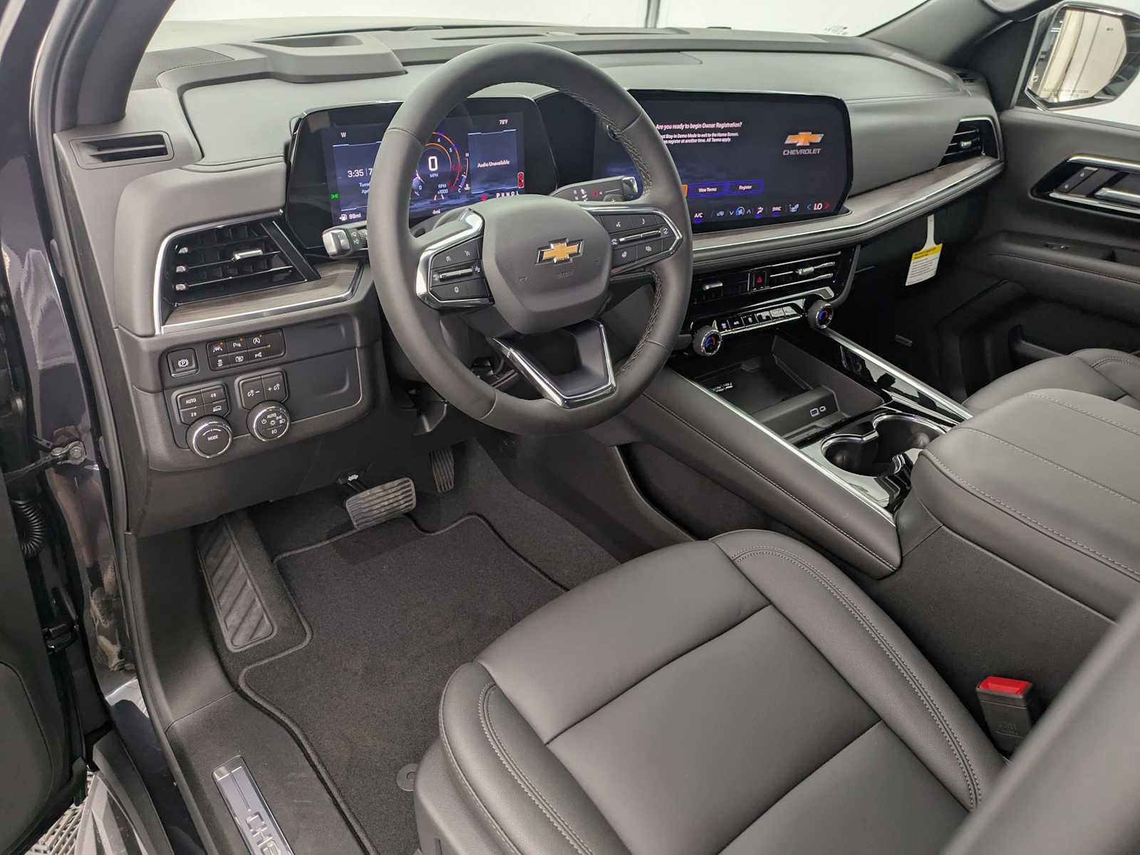 New 2026 Chevrolet Suburban LT AWD/4WD image 2