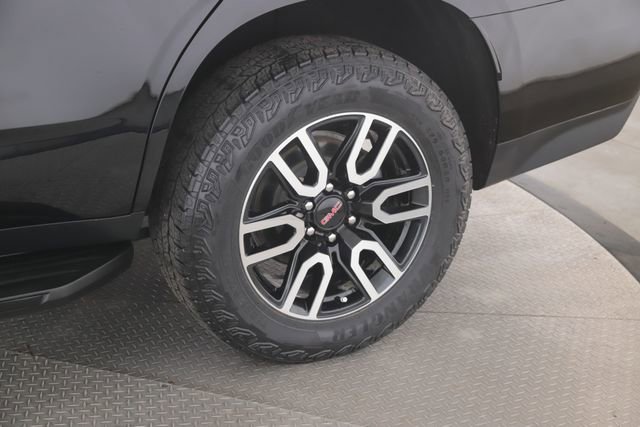 Used 2024 GMC Yukon AT4 w/ Technology Package image 14