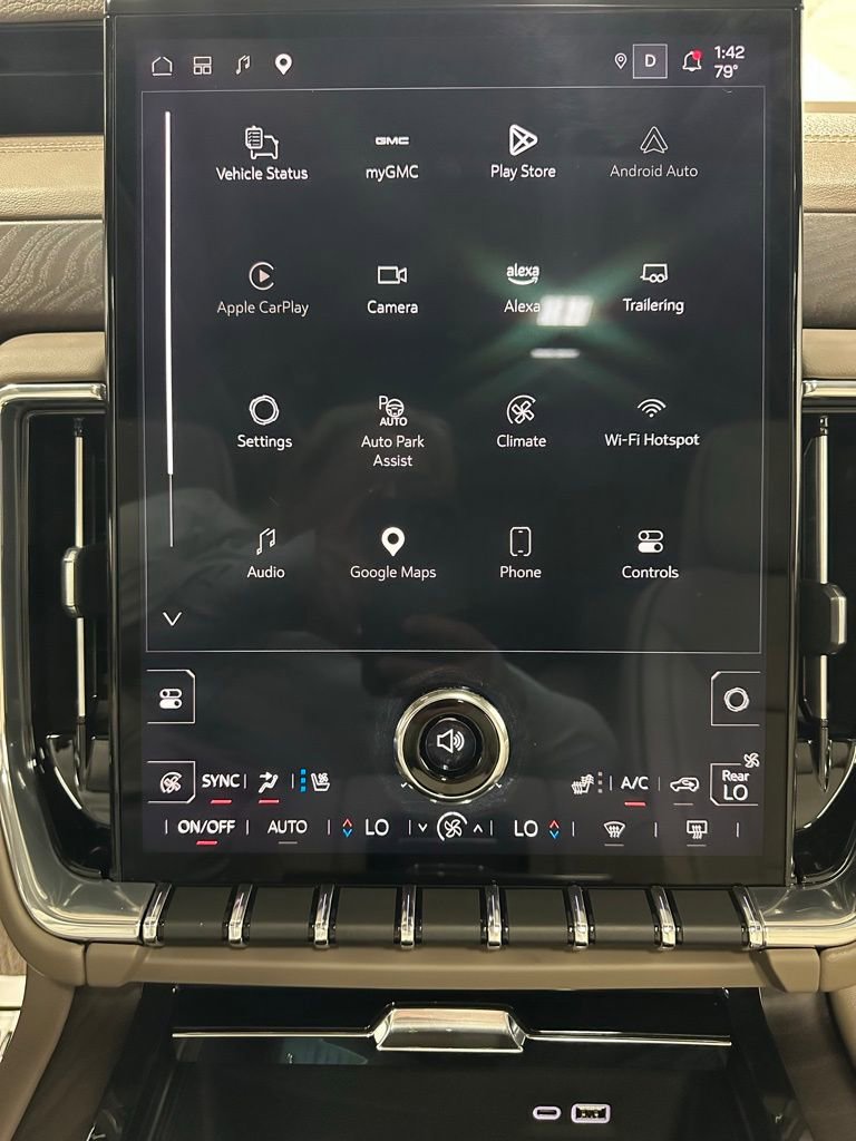 Used 2025 GMC Yukon XL Denali w/ Sun & Power Step Package AWD/4WD image 27