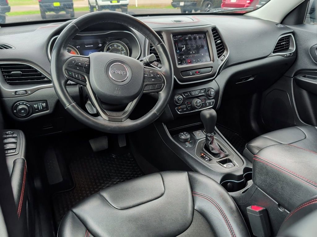 Used 2019 Jeep Cherokee Trailhawk w/ Cold Weather Group AWD/4WD image 13