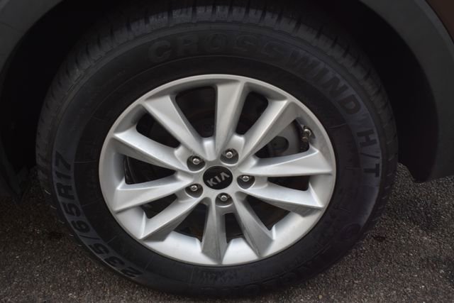 Used 2020 Kia Sorento LX image 45