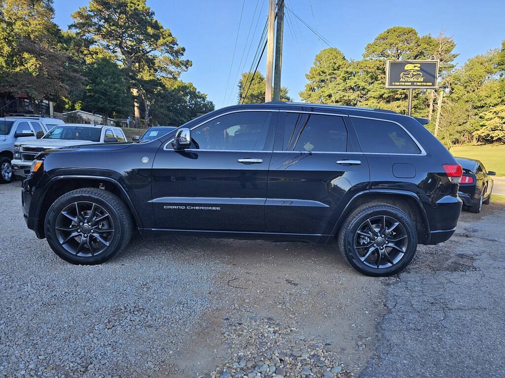 Used 2016 Jeep Grand Cherokee Overland w/ Advanced Technology Group AWD/4WD image 2