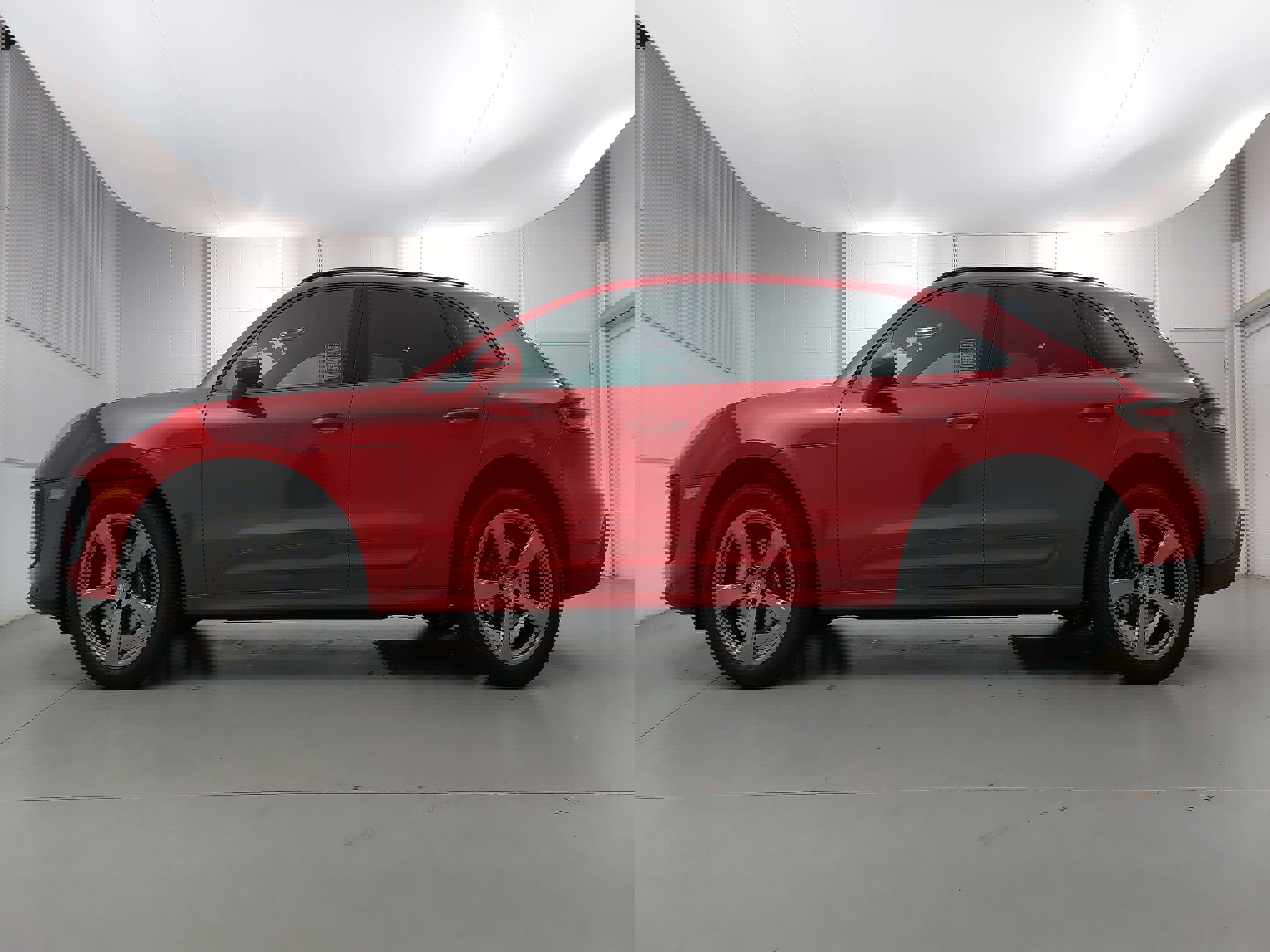 Certified 2024 Porsche Macan image 2