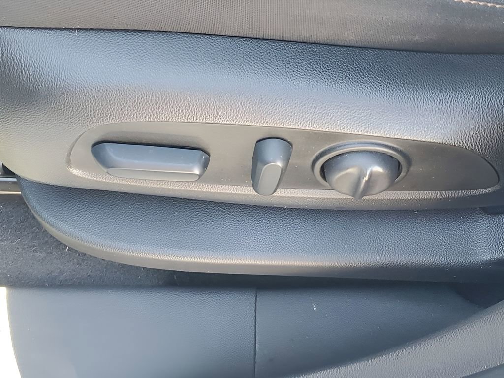 Used 2023 Chevrolet Equinox LT image 29