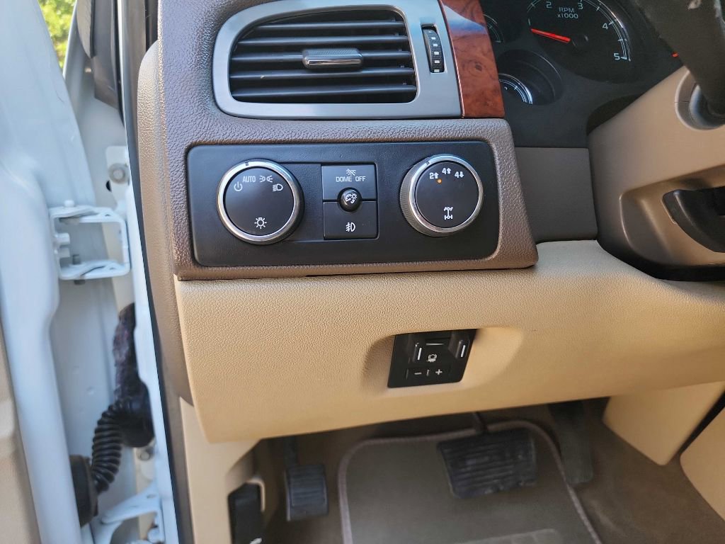 Used 2014 Chevrolet Silverado 3500 LTZ w/ LTZ Plus Package image 22