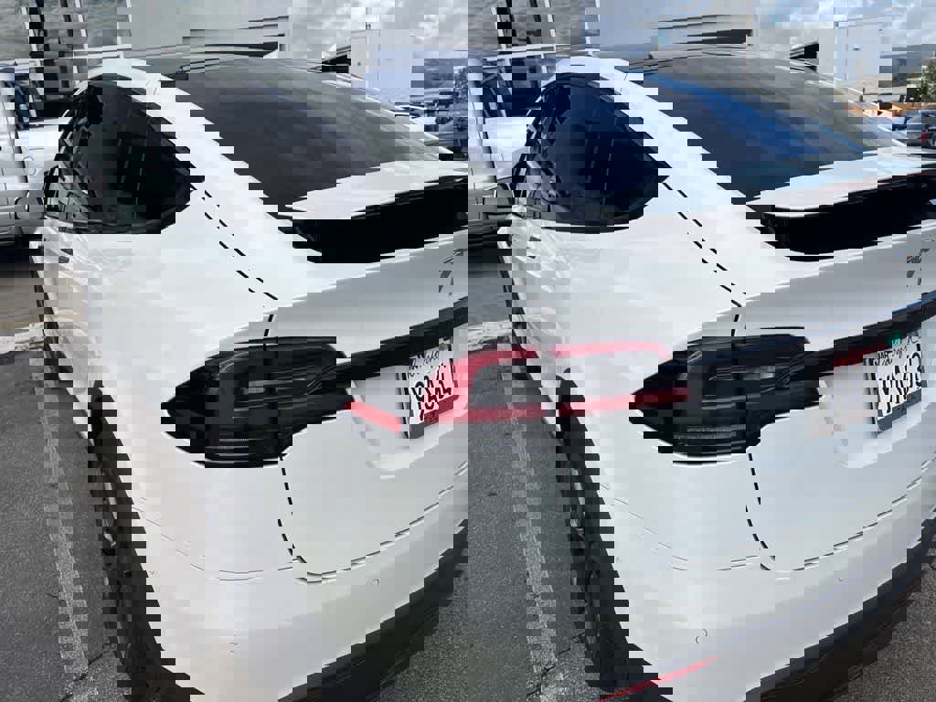 Used 2022 Tesla Model X image 5