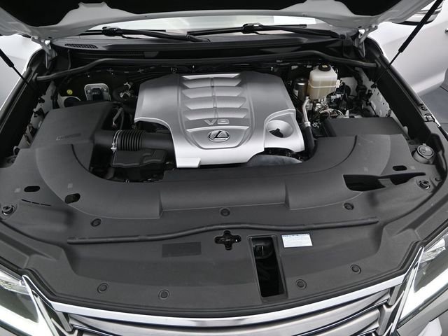 Used 2021 Lexus LX 570 4WD w/ Luxury Package image 23