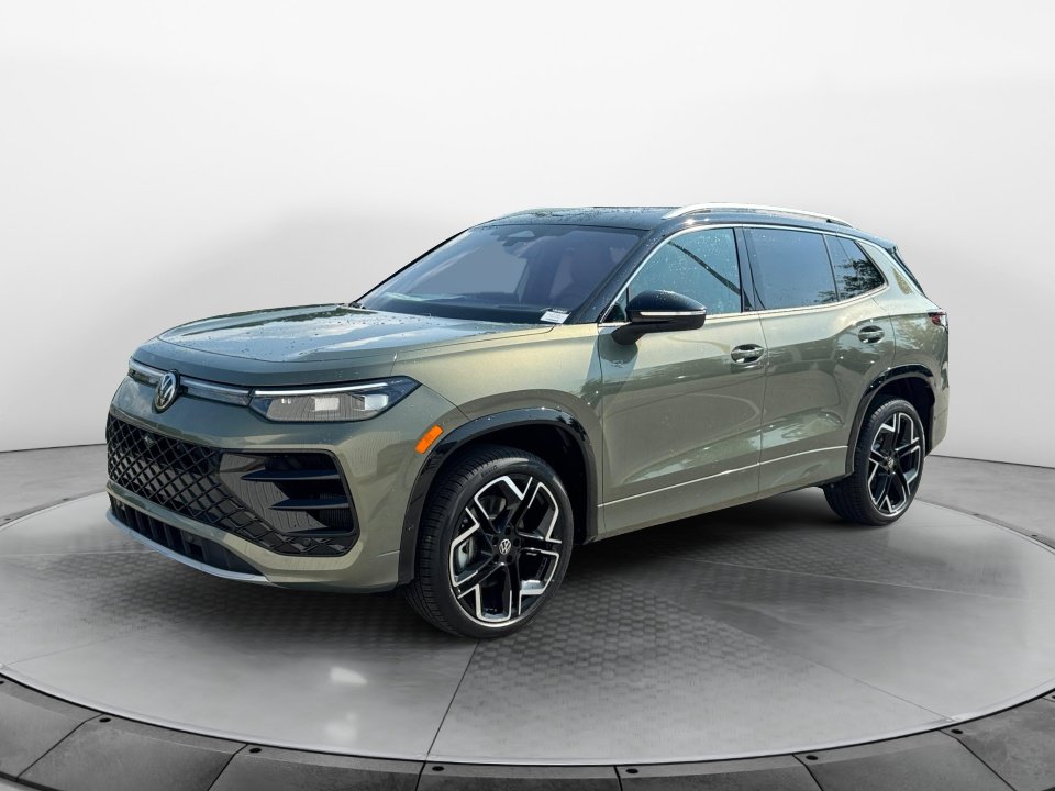 New 2026 Volkswagen Tiguan SEL R-Line AWD/4WD image 3